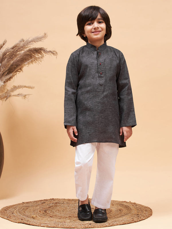 Jashvi Boy's Black And White Cotton Blend Kurta Pyjama Set