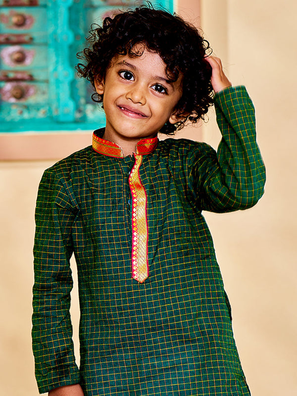 Jashvi Infant Boys' Green And White Cotton Blend Kurta And Mundu Set