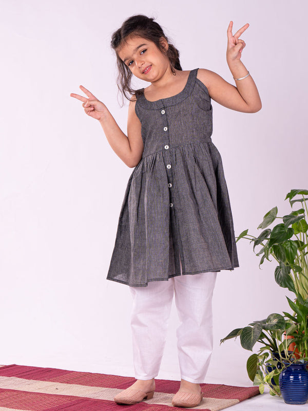 Jashvi Girls' Handloom Cotton Kurta And Straight Pant Set