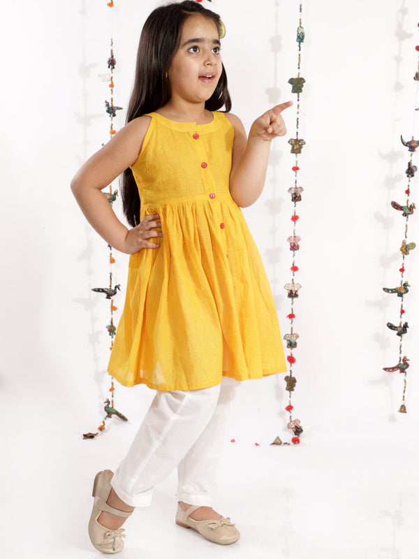 Jashvi Girls' Handloom Cotton Kurta And Straight Pant Set