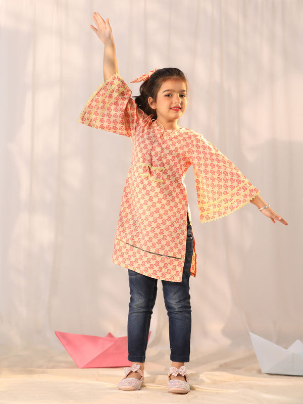 Jashvi Girls' Peach Cotton Printed Kurta