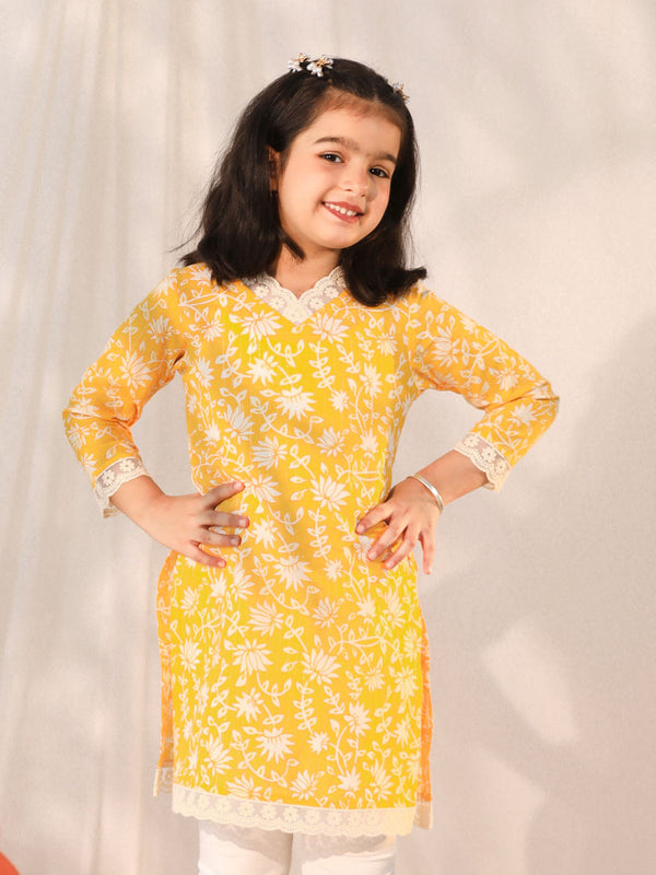 Jashvi Girls' Yellow Only Kurta