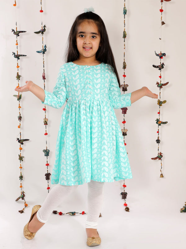 Jashvi Girl's Green Pure Cotton Chikankari Kurta With Leggings