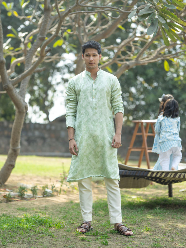 Jashvi Men's Mint Green And Cream Silk Blend Kurta Pyjama Set