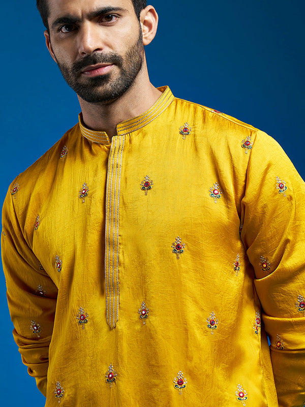 Jashvi Men's Mustard Silk Blend Kurta