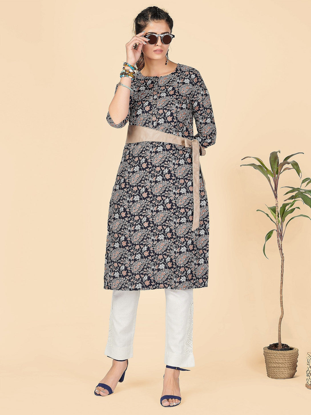 Women's Printed Straight Rayon Black Stitched Kurta - Vbuyz