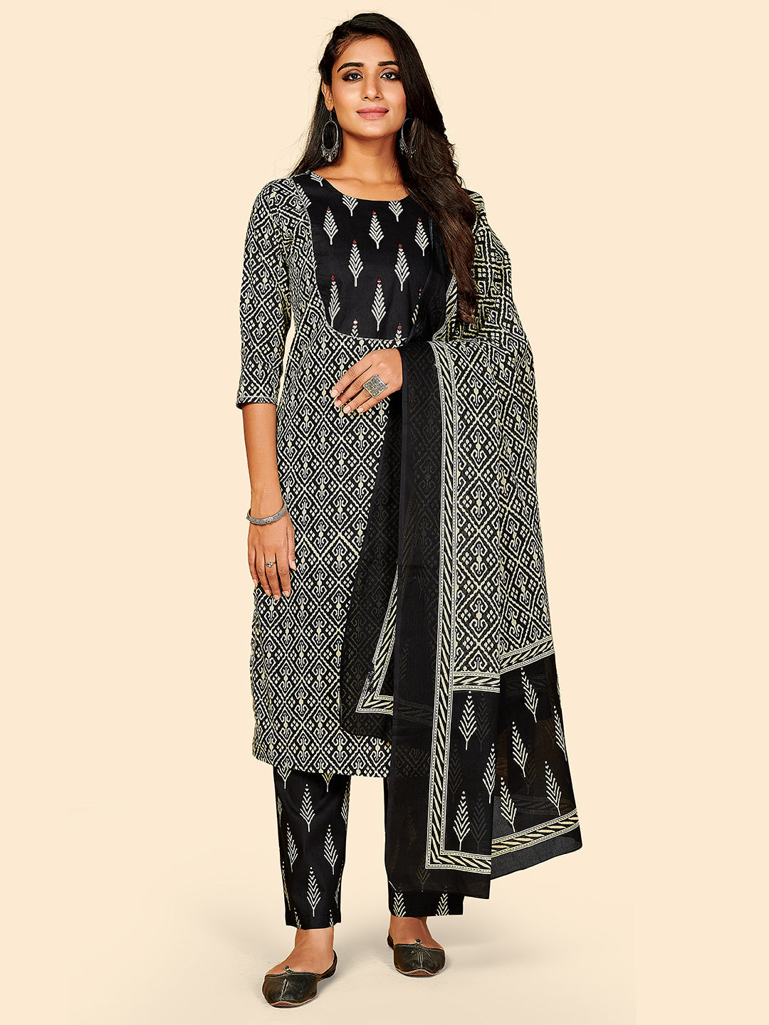 Women's Black Cotton Kurta Wiith Pant & Dupatta By Vbuyz (3Pcs Set)