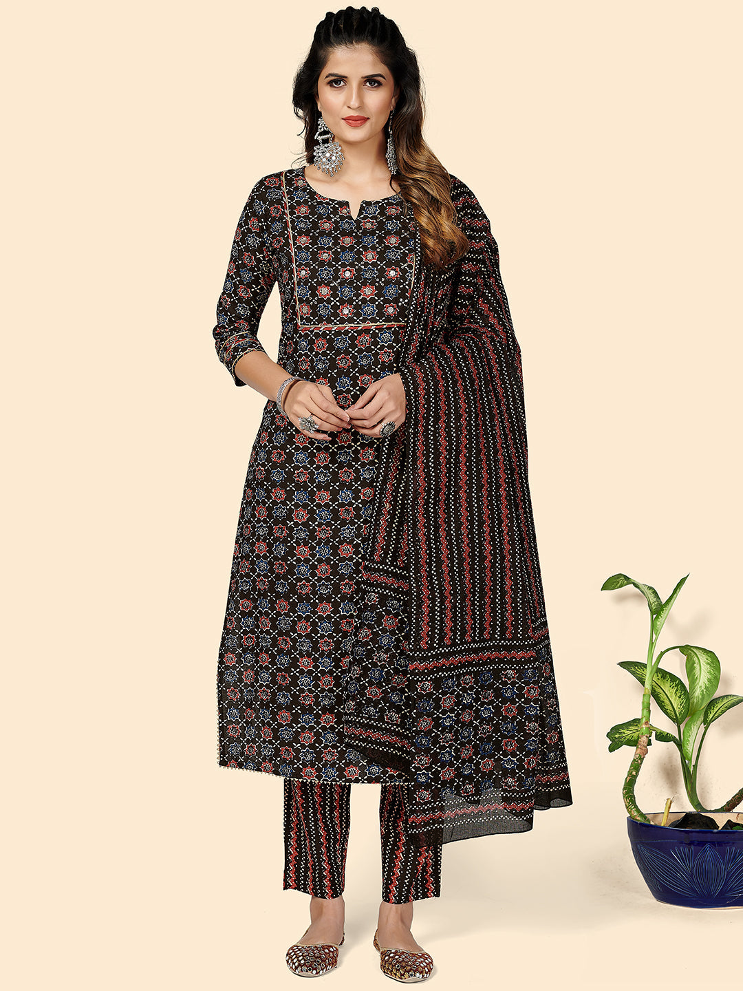 Women's Black Kurta & Pant With Dupatta By Vbuyz- (3Pcs Set)