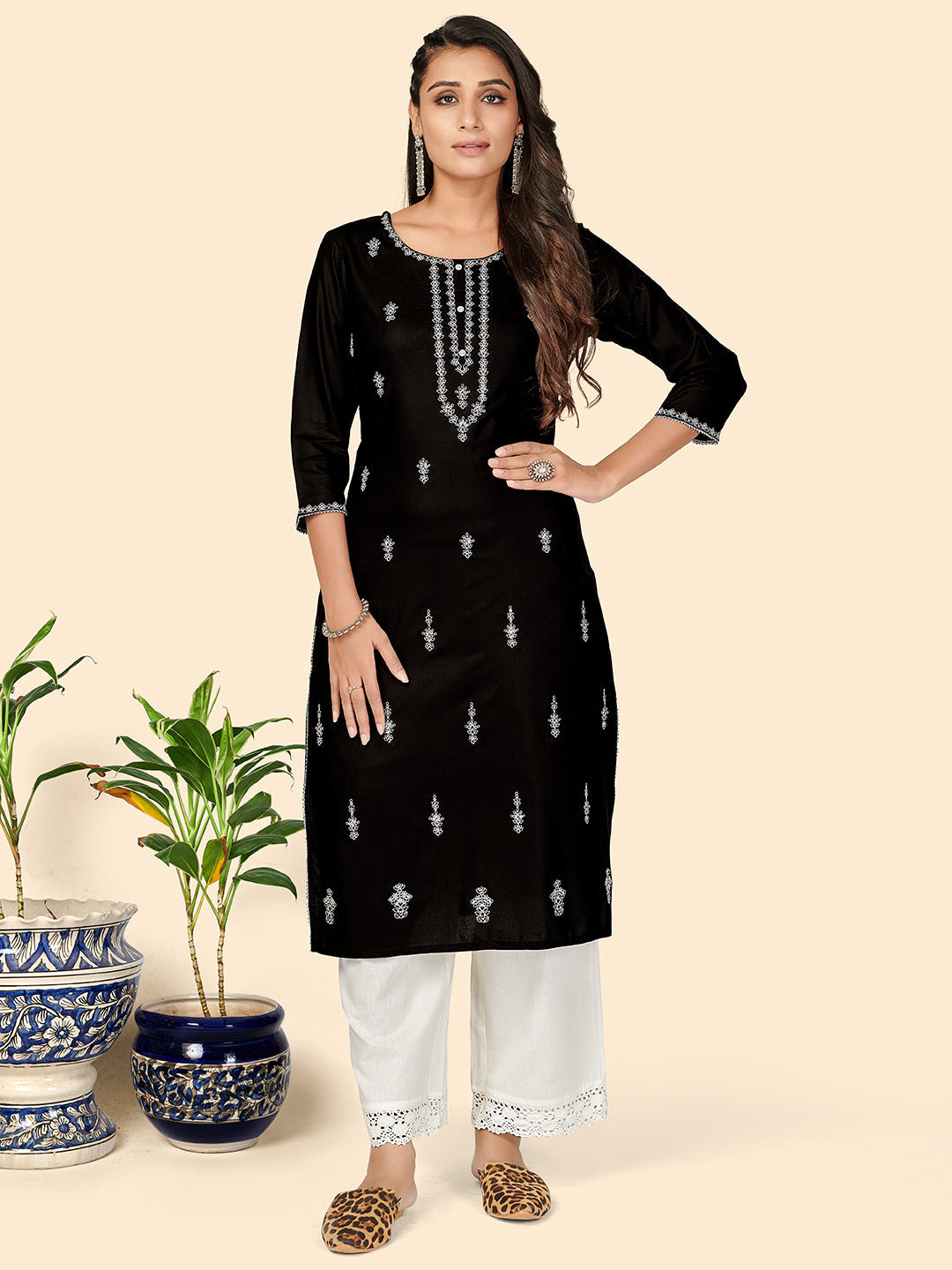 Women's Black Embroidered Kurta By Vbuyz- (1Pc Set)