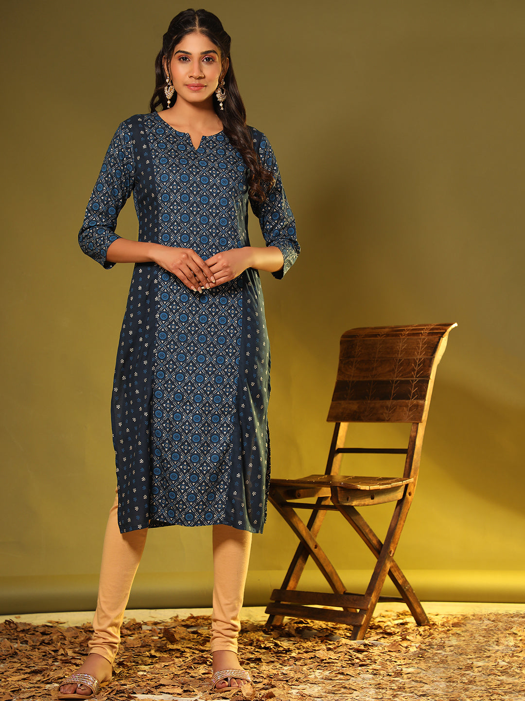 Women's Foil Print Straight Rayon Blue Stitched Kurta - Vbuyz