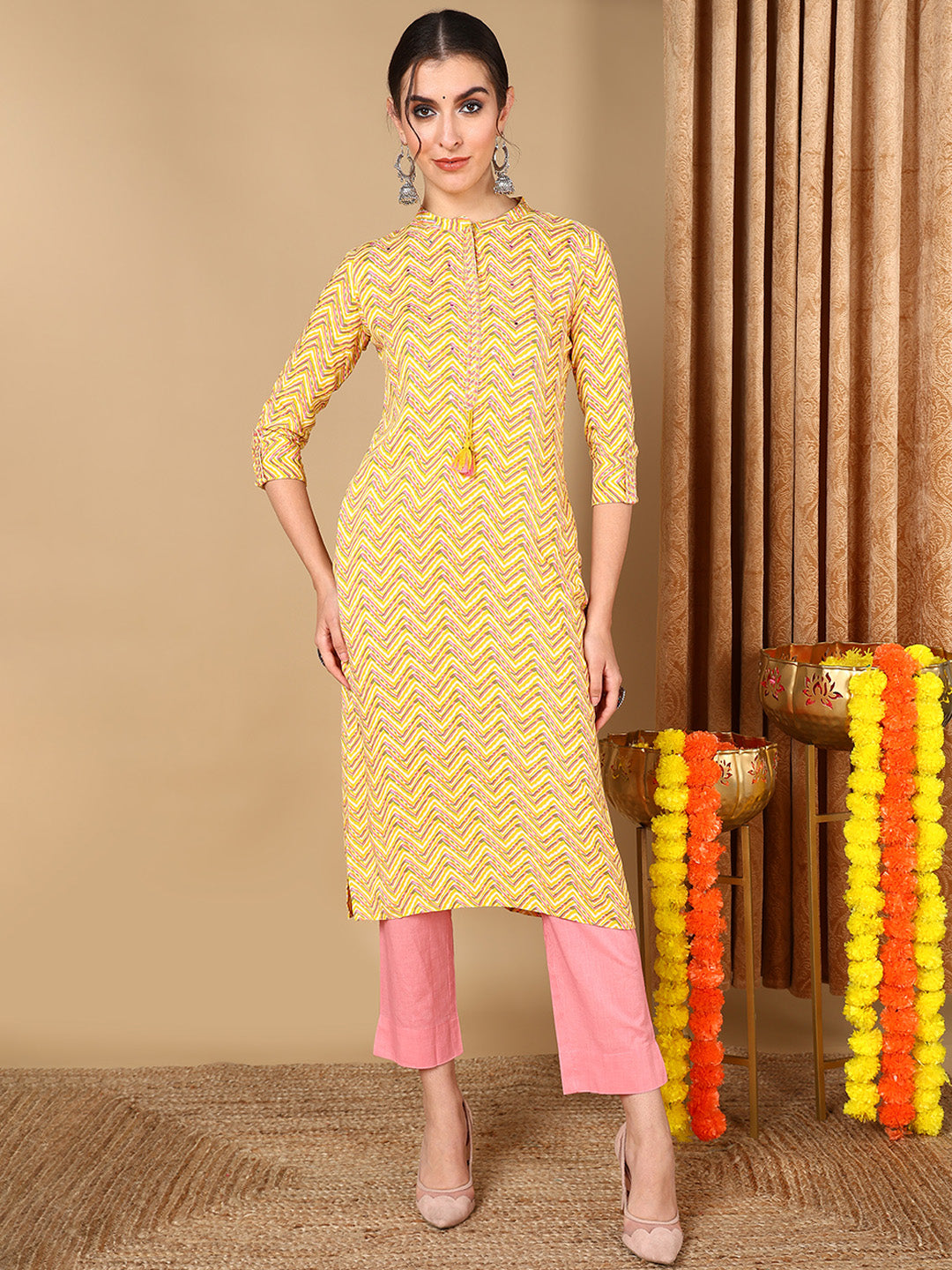 Women's Yellow Cotton Chevron Printed Straight Kurta - Ahika