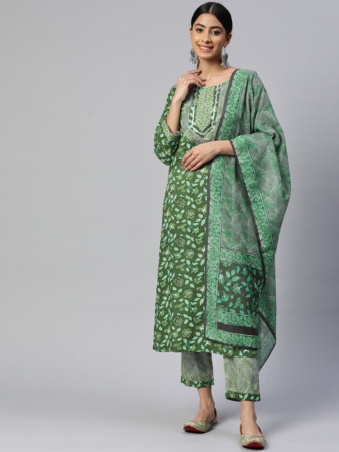 Women's Gota Patti Work Straight Cotton Green Stitched Kurta Pant With Dupatta - Vbuyz