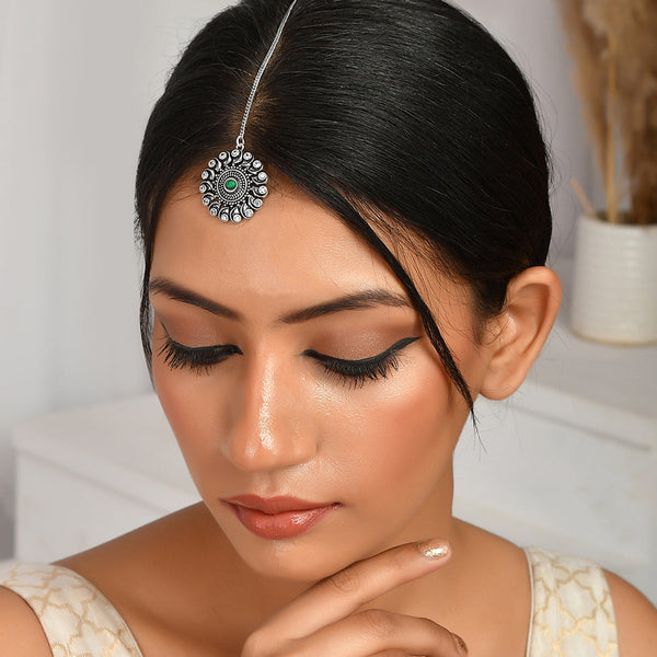 Women's Abharan Green And White Round Cut Stones Maang Tika - Voylla