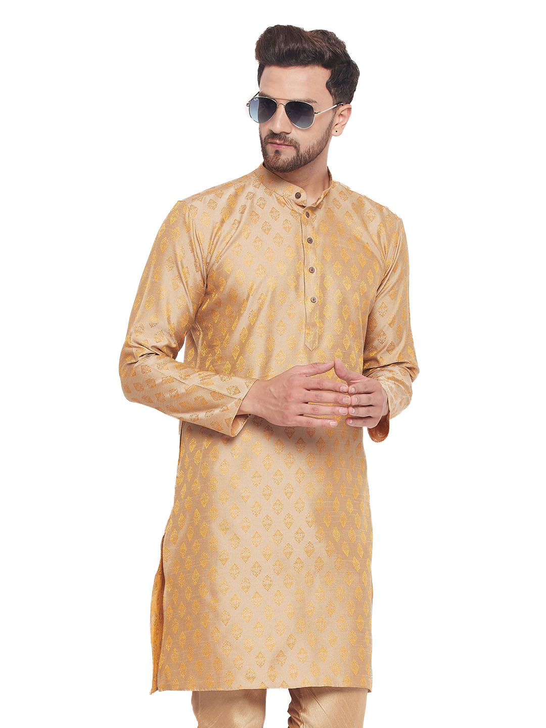 Men's Silk Blend Jacquard Kurta With Wooden Button Detailing - Vastramay