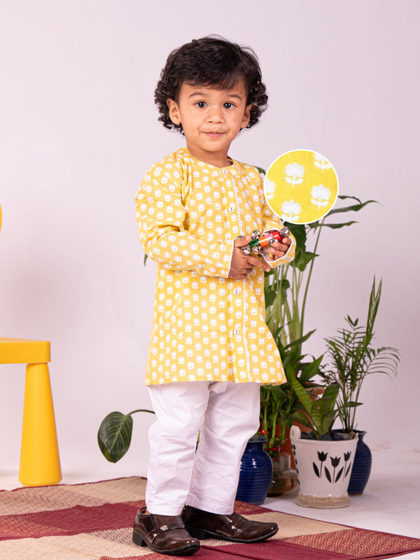 Jashvi Infant Boys Yellow And White Cotton Kurta Pyjama Set