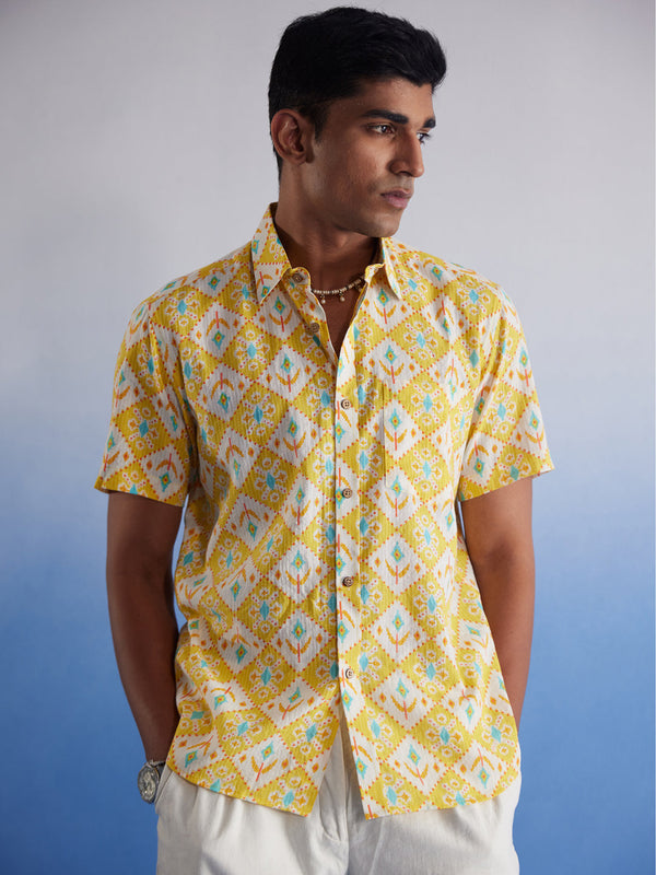 Jashvi Men's Yellow Ikkat Print Cotton Shirt