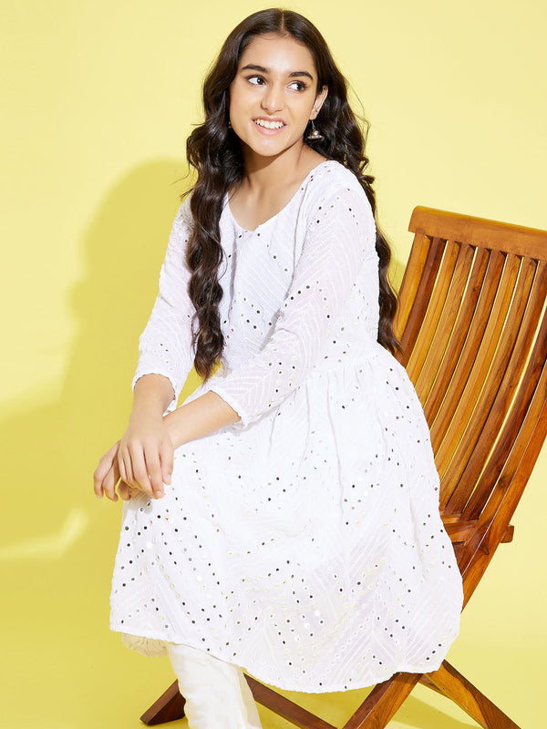 YUVA BY Jashvi Girl's White  Mirror Kurta Pyjama Set