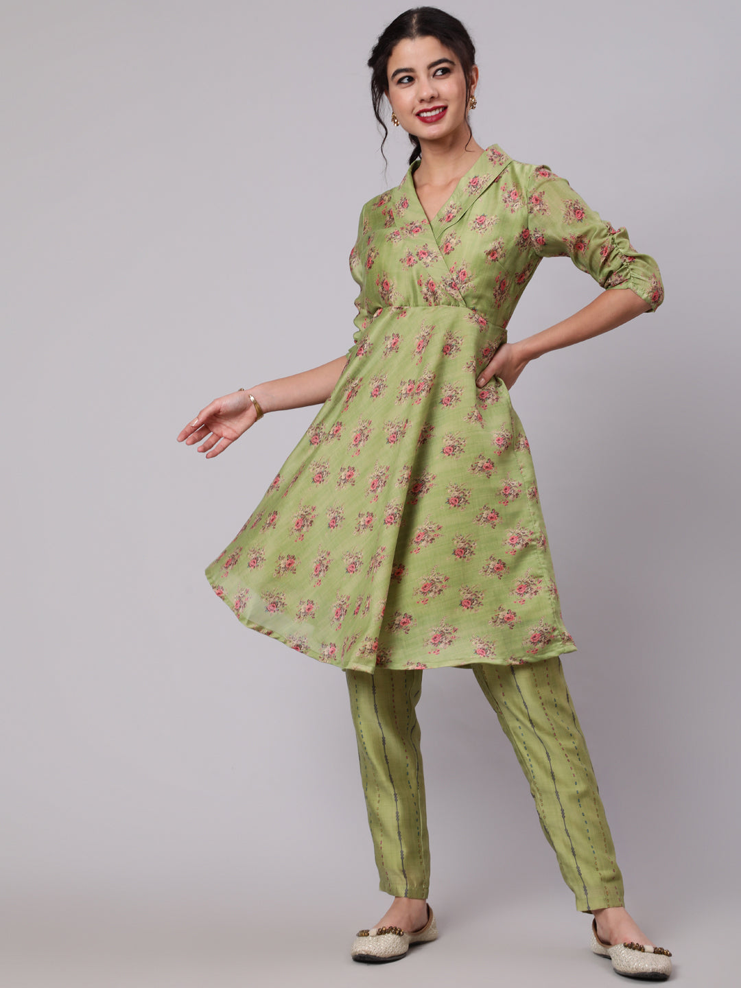 Women's Green & Red Floral Printed A-Line Kurta With Pant Set - Aks