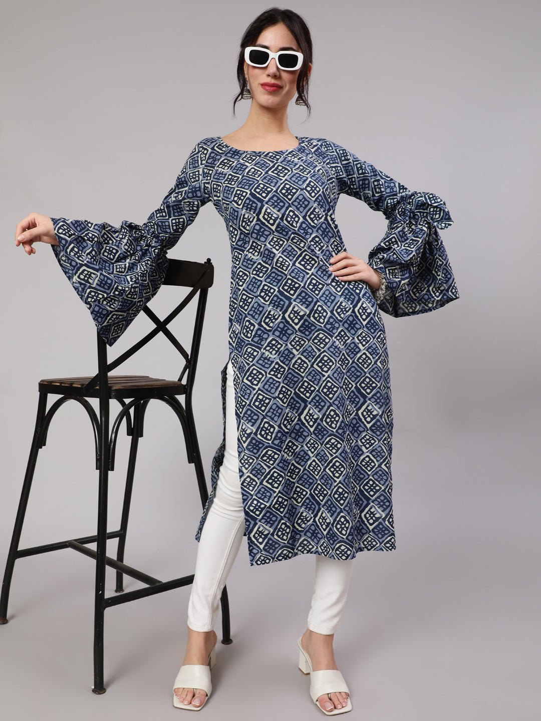 Women's Blue & White Printed Straight Kurta  - Aks