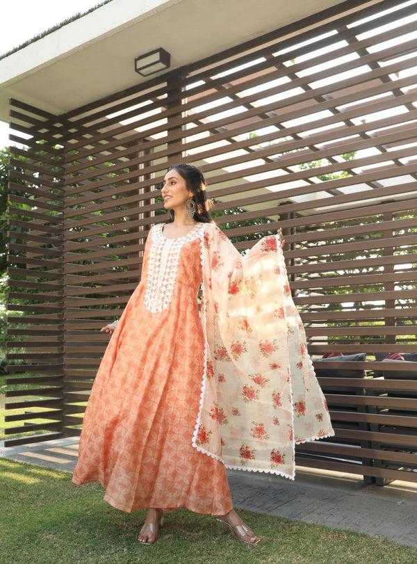 Women's Peach Printed Maxi Dress With Dupatta - Aks