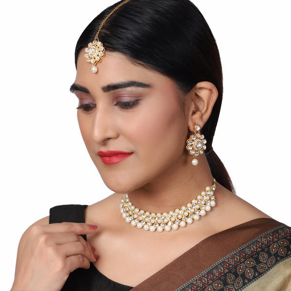 Women's Trending White Choker Set With Maang Tikka  - Zaffre Collections