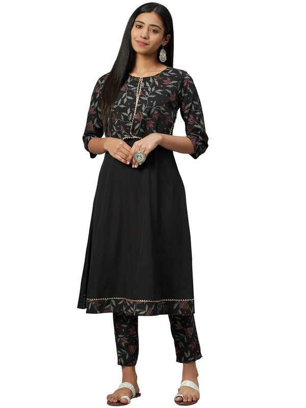 Women's Black Crepe Kurta - Ziyaa