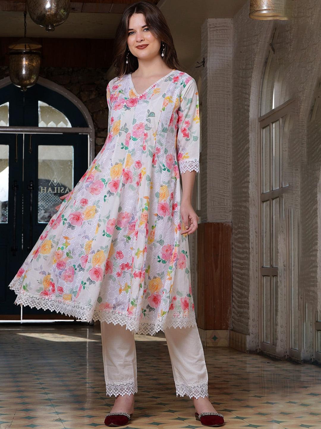 Women's Floral Printed Panelled Pure Cotton Kurta With Trousers - Hatheli