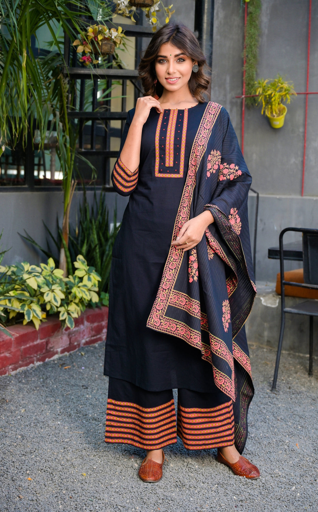 Women's Black And Peach Printed Kurta Set - Yufta