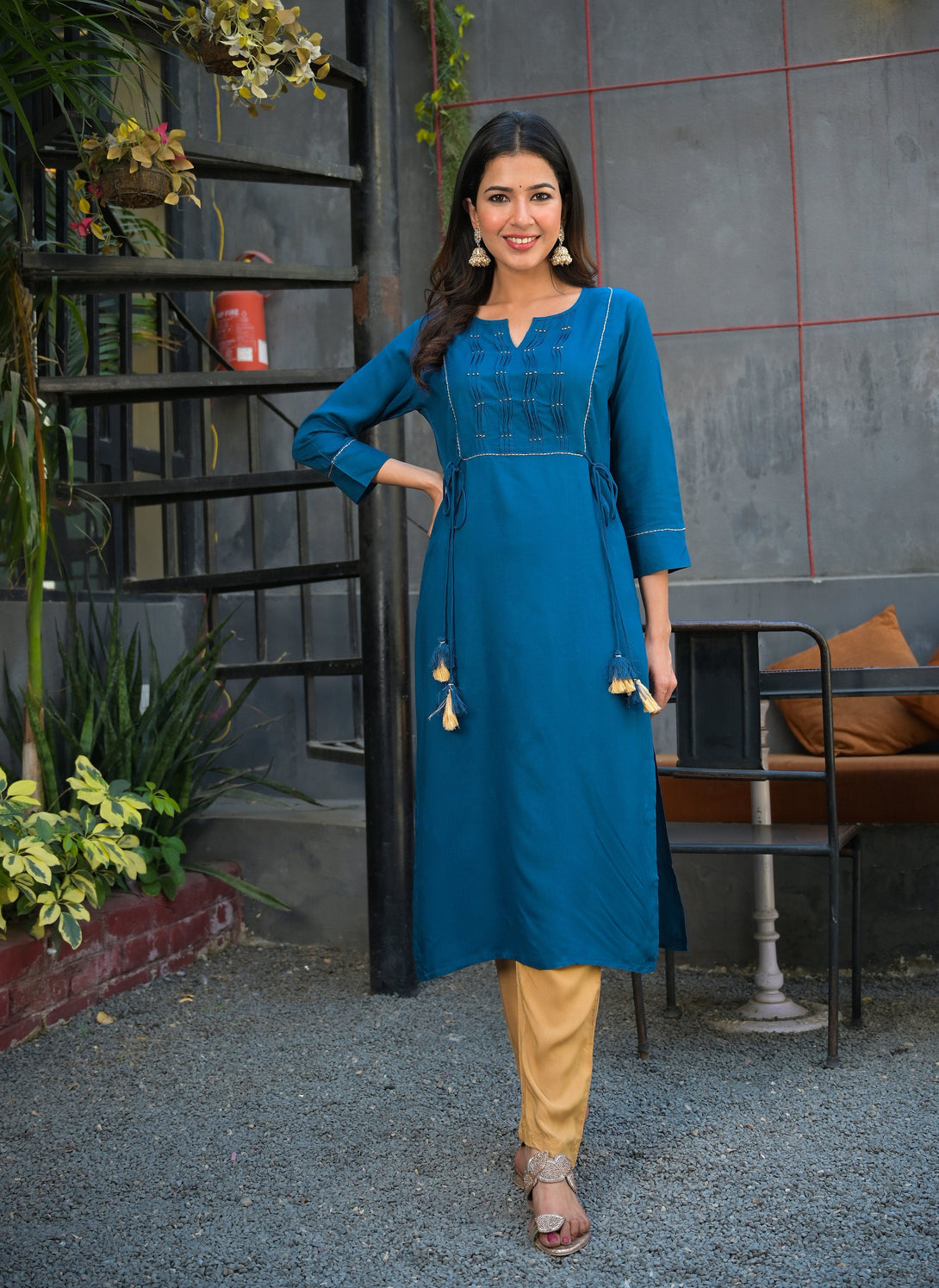 Women's Blue Straight Kurta - Yufta