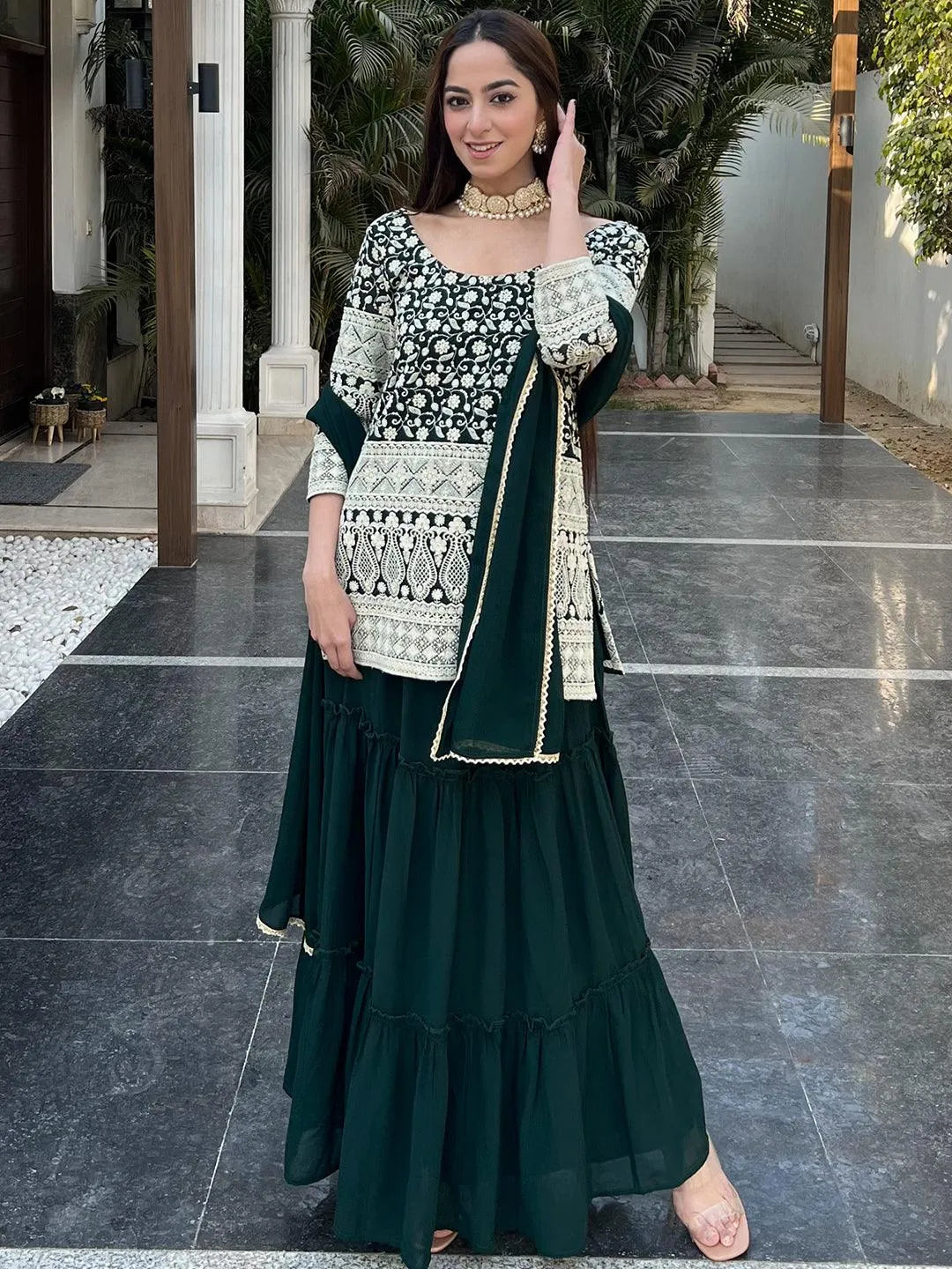 Green Embroidered Georgette Straight Suit Set With Skirt - Jashvi