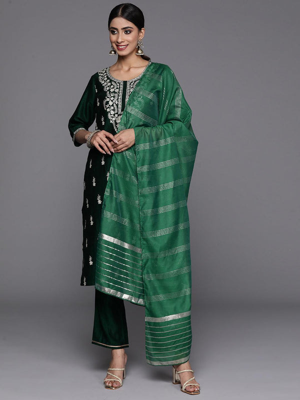 Green Embroidered Silk Blend Straight Kurta With Trousers & Dupatta - Jashvi