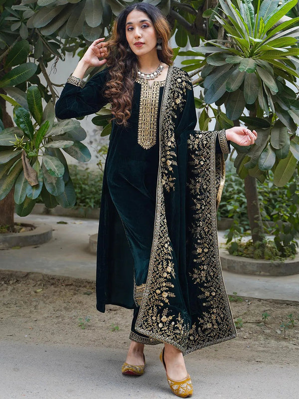 Green Embroidered Velvet Straight Suit Set - Jashvi