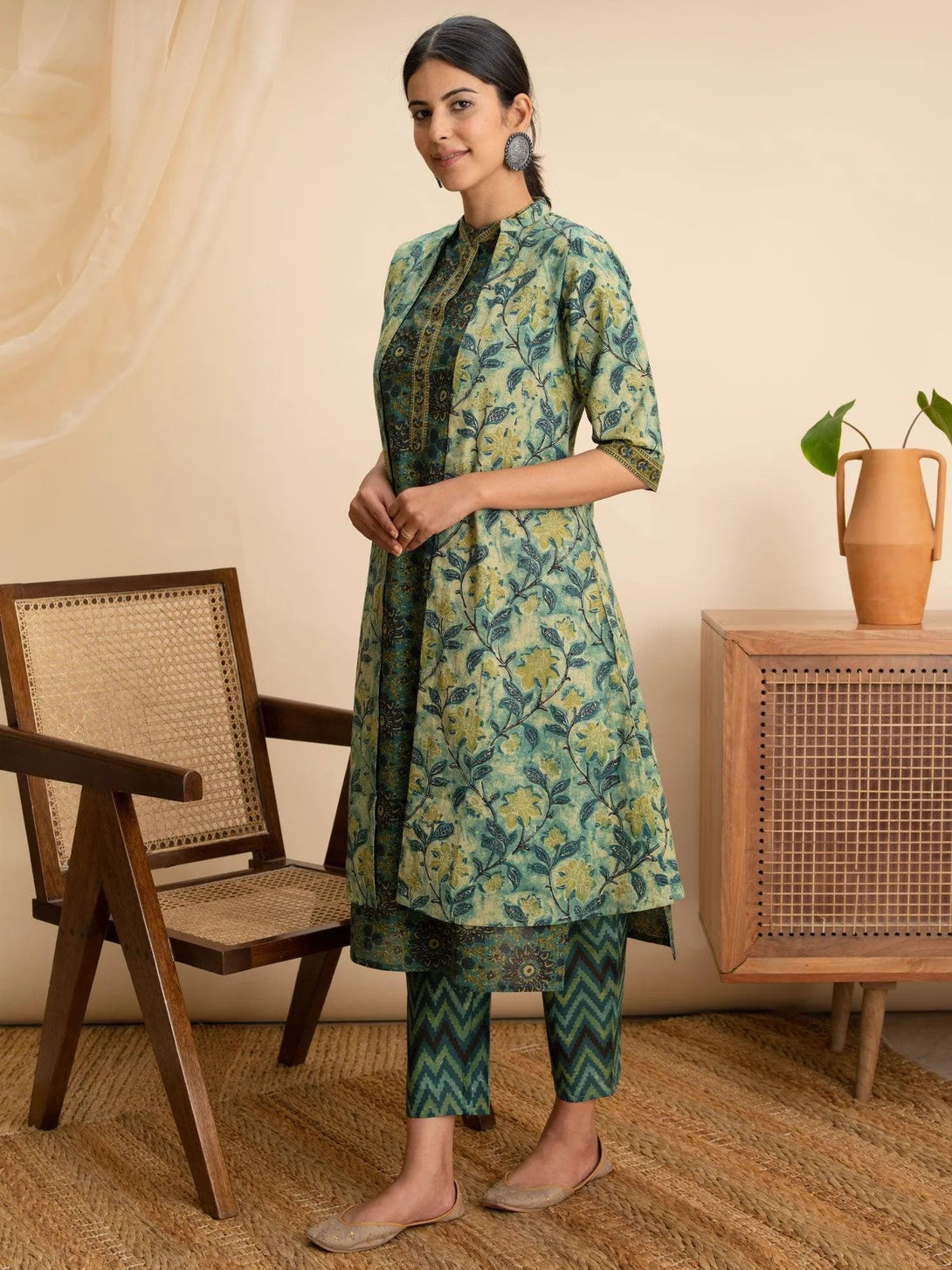 Green Printed Cotton Kurta Set With Shrug - Jashvi