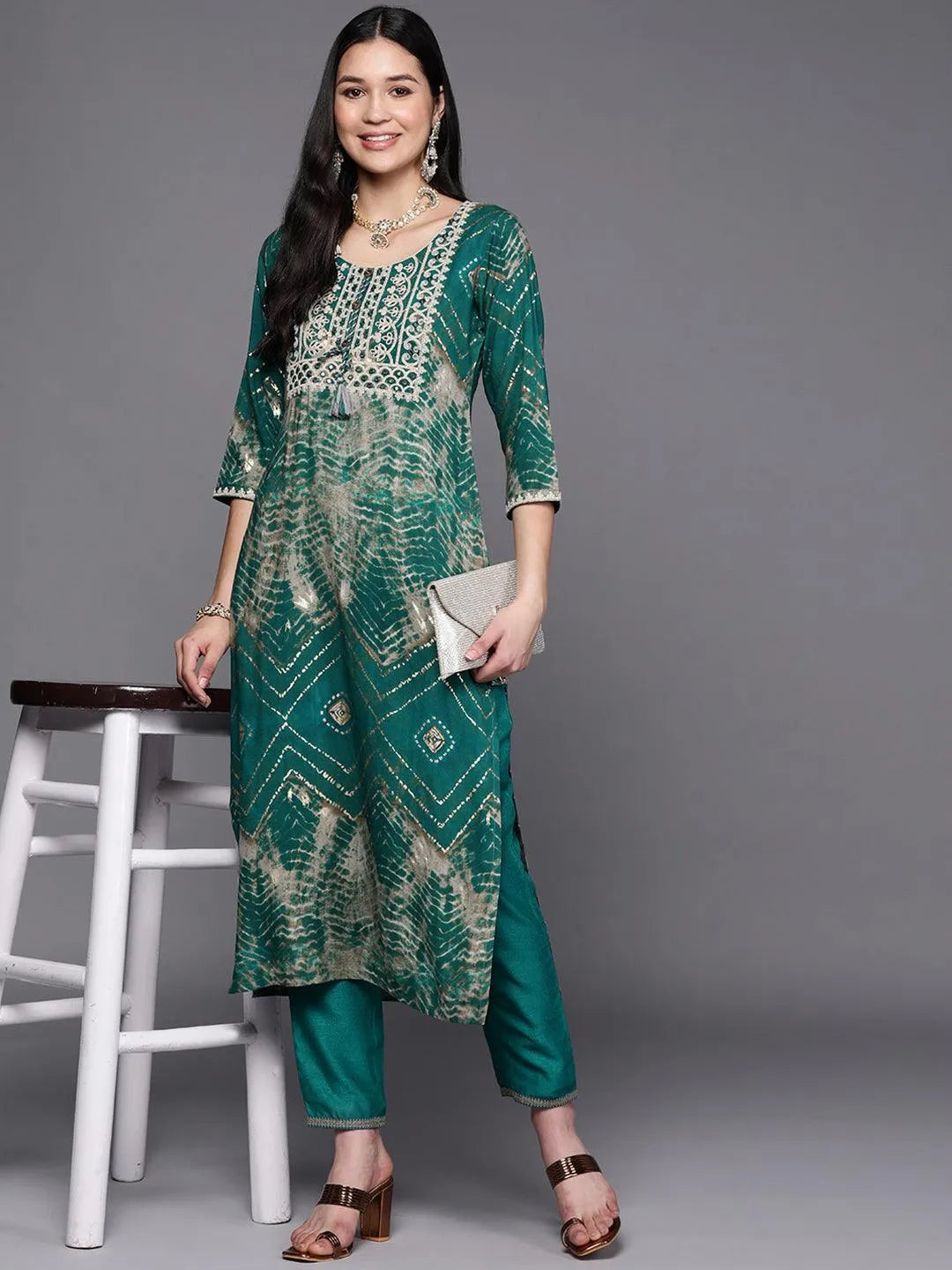 Green Yoke Design Rayon Straight Kurta - Jashvi