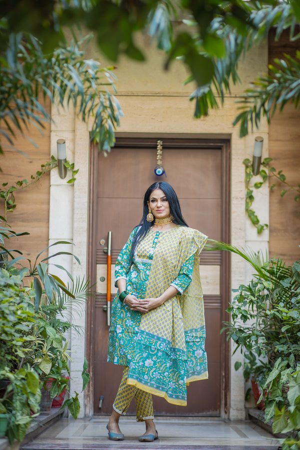 Women Green Ethnic Motifs Printed Pure Cotton Kurta with Trousers & Dupatta