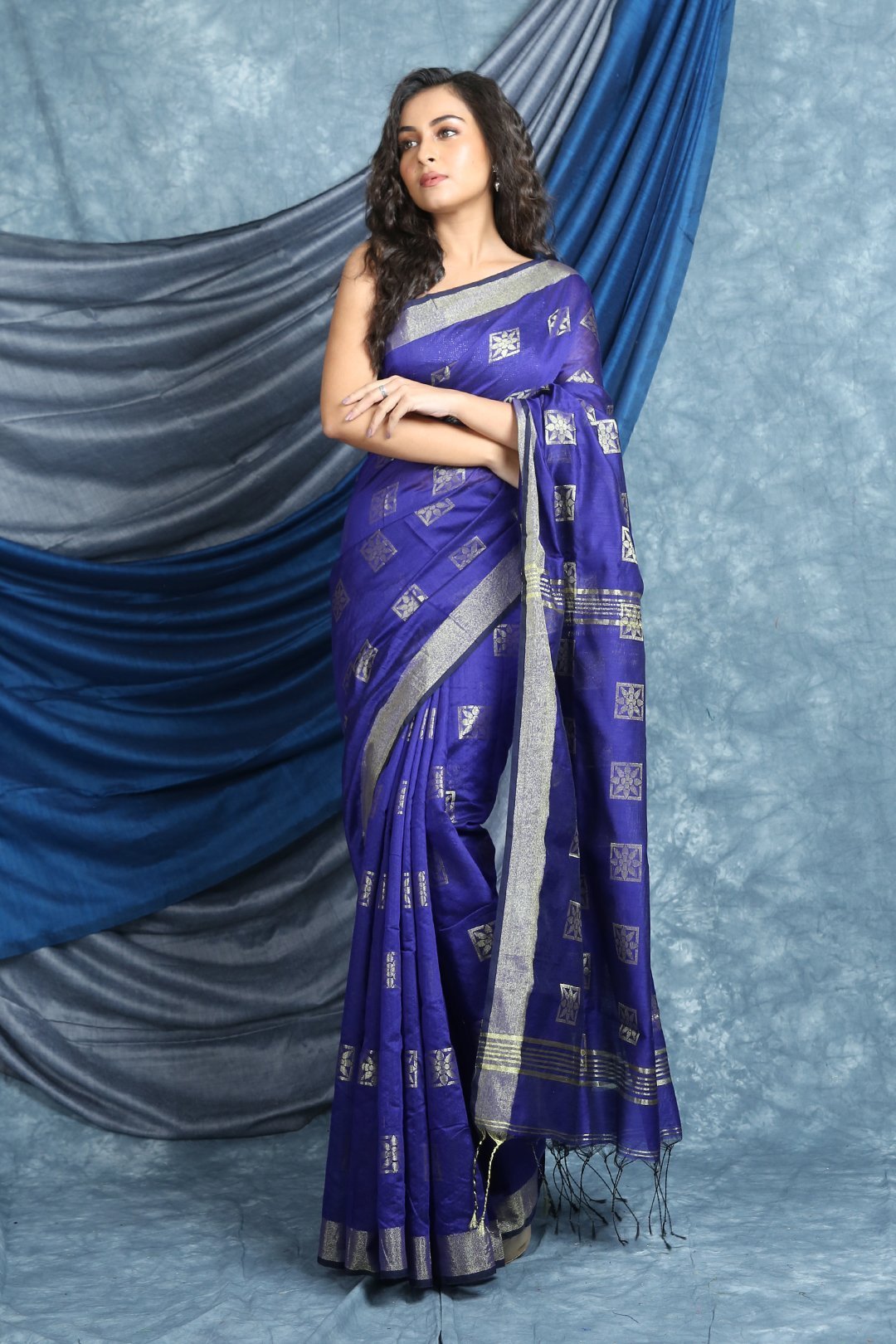 Women's Handloom Saree with Allover Box - Arhi