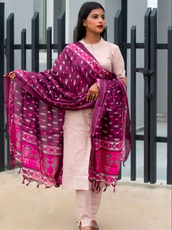 Jashvi Women Pink Solid Kurta with Trousers & Dupatta