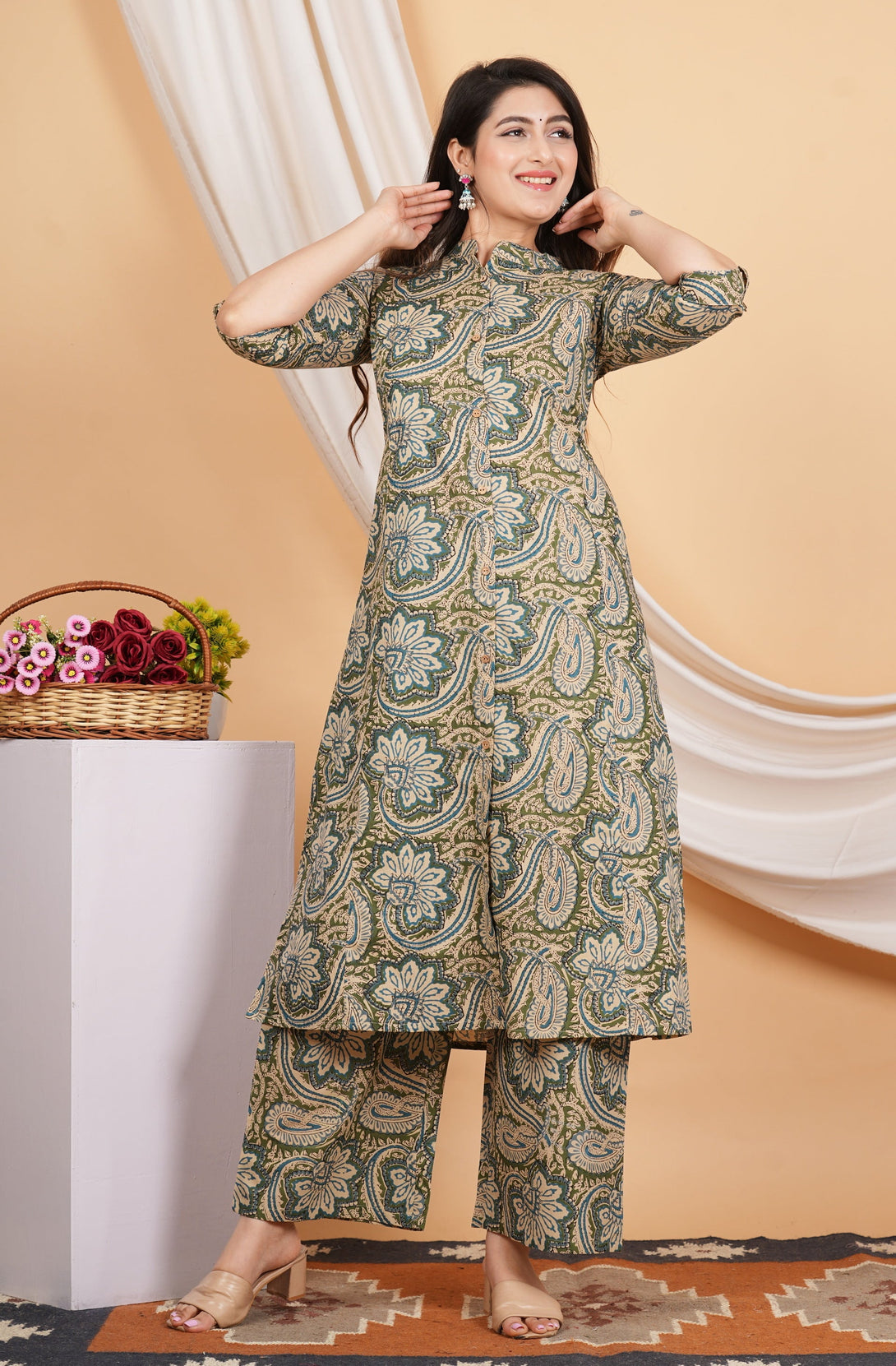 Women's Kalamkari Print Straight Cotton Mehndi Green Co-Ord Set - Vbuyz