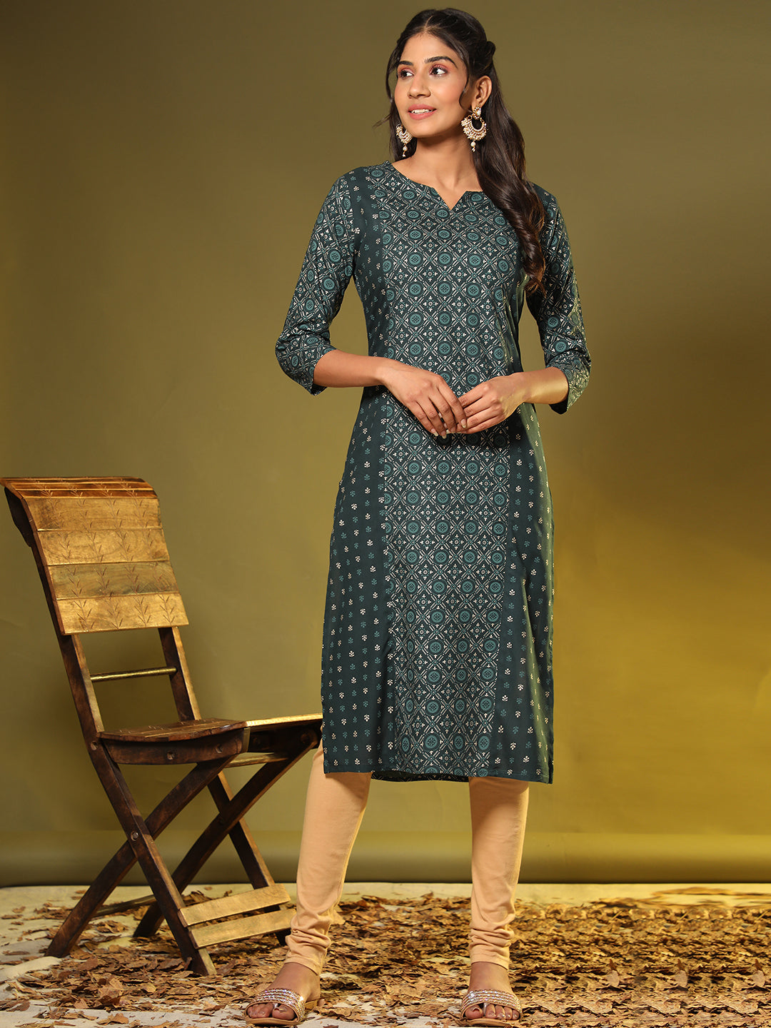 Women's Foil Print Straight Rayon Green Stitched Kurta - Vbuyz