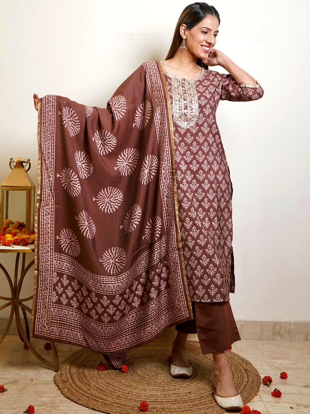 Mauve Printed Silk Blend Straight Kurta With Trousers & Dupatta - Jashvi