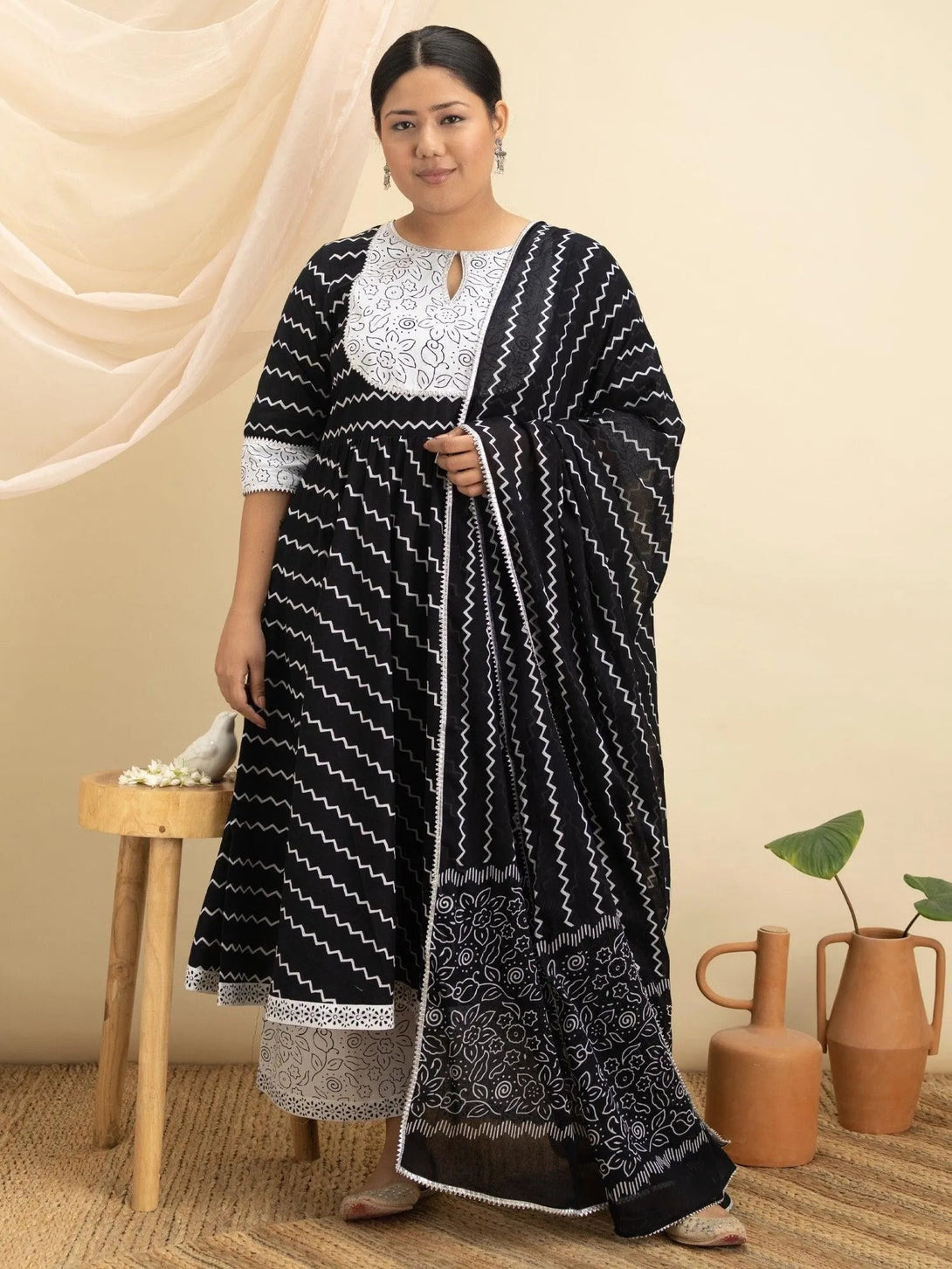 Plus Size Black Printed Cotton Suit Set - Jashvi