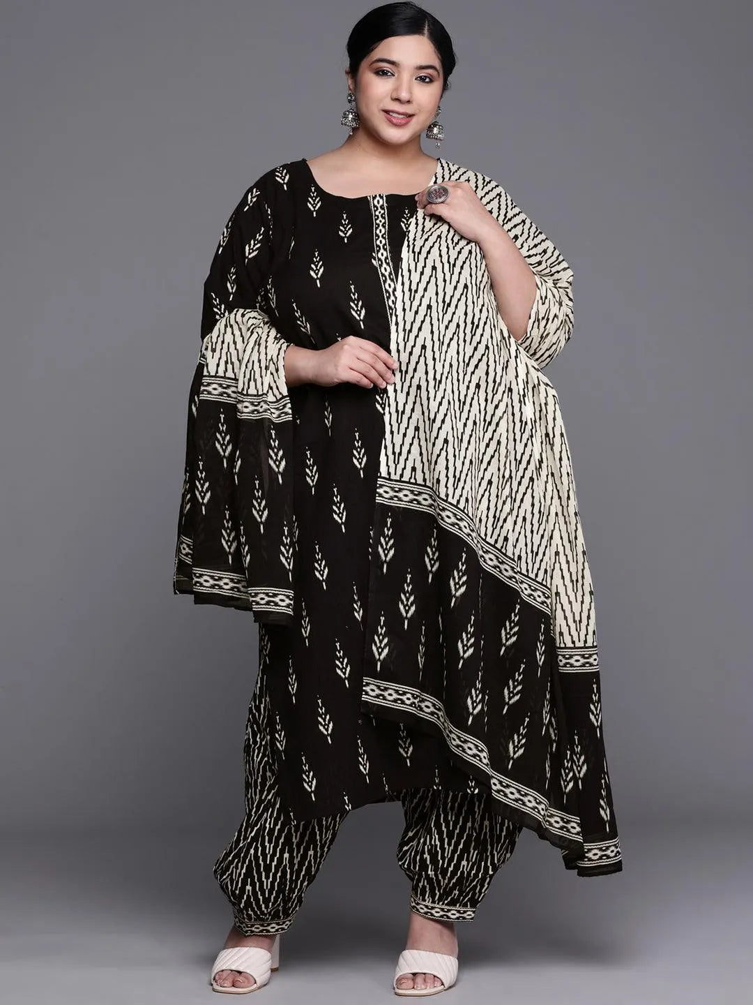 Plus Size Black Printed Cotton Suit Set - Jashvi