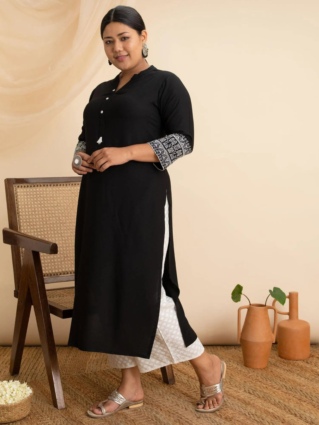 Plus Size Black Solid Rayon Kurta - Jashvi