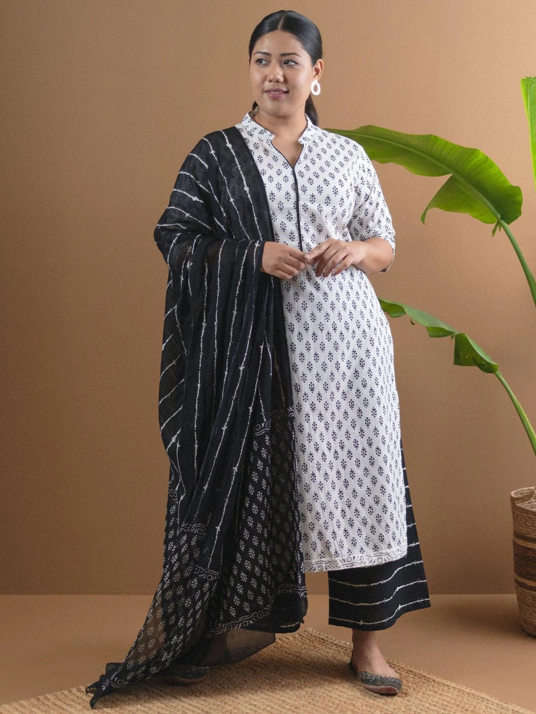 Plus Size White Printed Cotton Suit Set - Jashvi