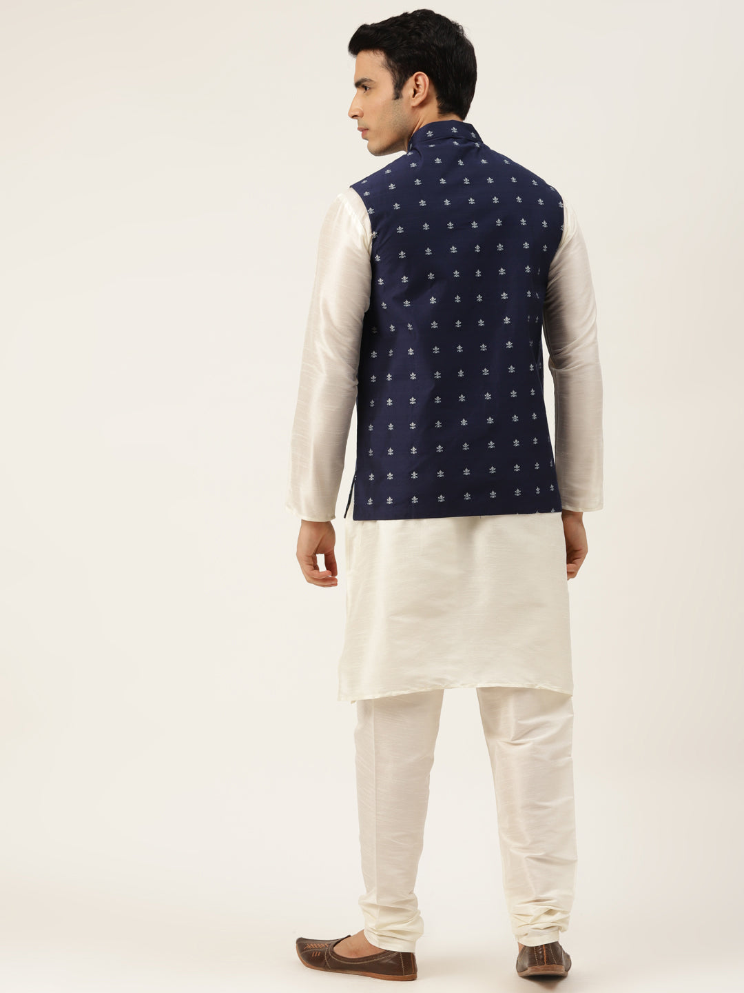 Men's Silk Blend Off White Kurta Pyjama & Navy Nehrujacket Combo - Sojanya