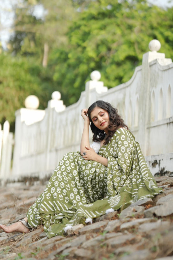 Women's Green Cotton Printed Saree - A2M