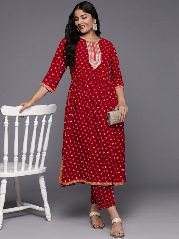 Women Floral Printed Pleated Kurta with Trousers