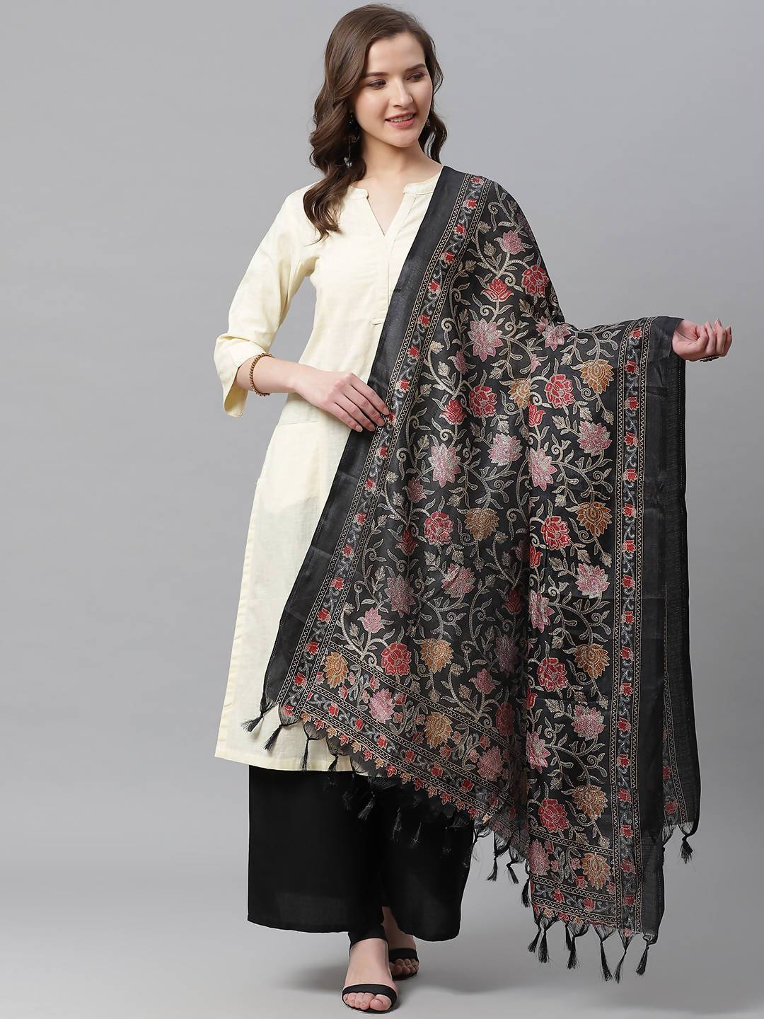 Buy_Women's_Black_Silk_Blend_Printed_Dupatta_Online_Indiakreations