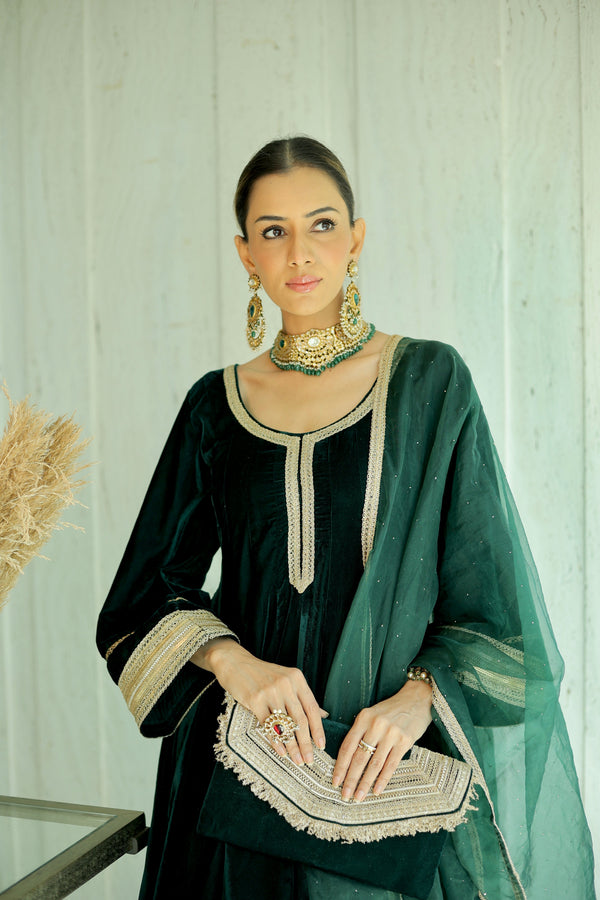 Smriti Khanna In Zoya Green Velvet Short Anarkali With Salwar Set