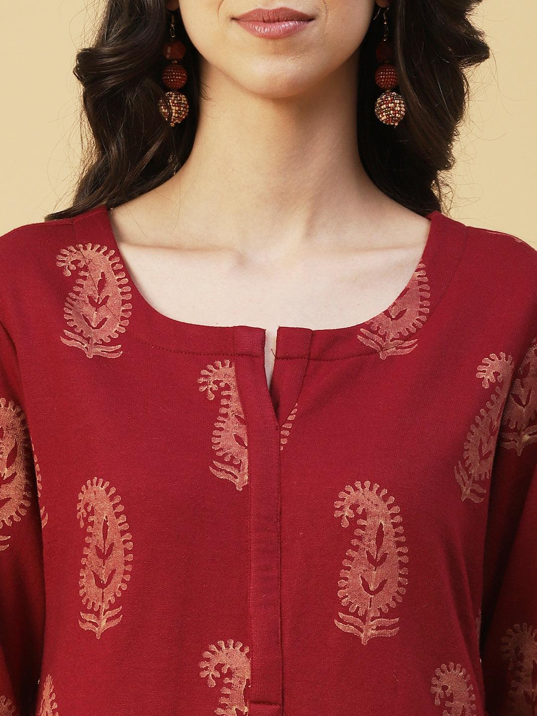 Winter Edition Paisley Printed Straight Fit Kurta with Stole - Maroon - Indiakreations